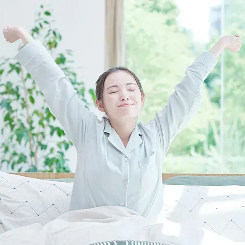 수면의 질 개선을 상징하는 편안한 아침